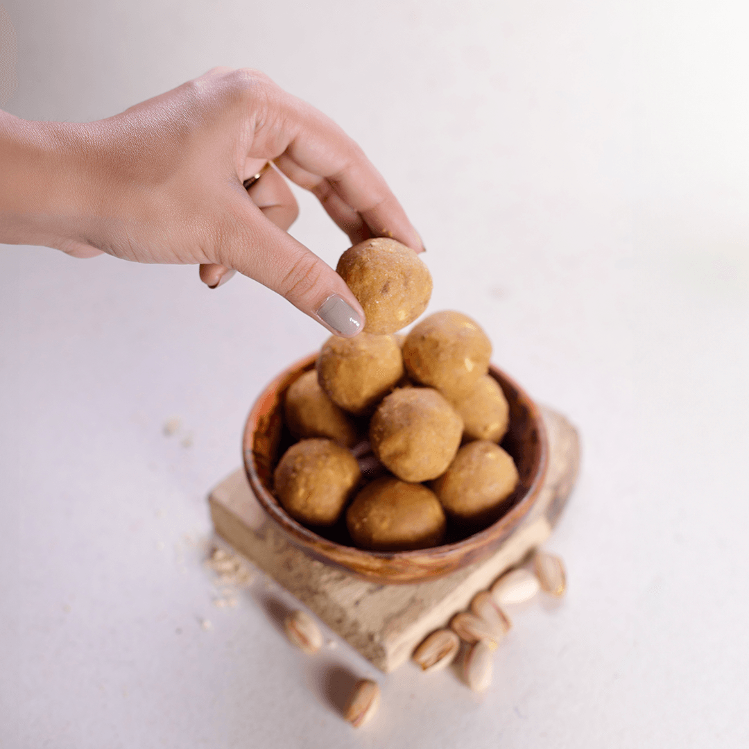 Besan Pistachio Ladoo(Per pc)